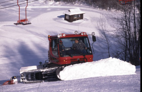 Follow the groomers in La Rosiere