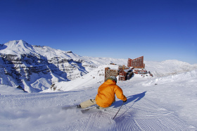 Sunshine skiing in Valle Nevado