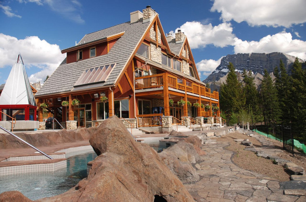 Hidden Ridge Resort offers summer lodging deals. 