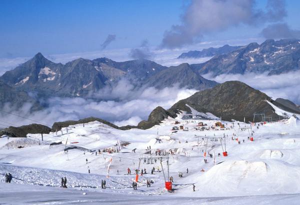 Summer skiing on Les Deux Alpes' glacier