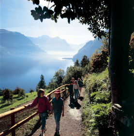 Hiking the Swiss Path in Uri