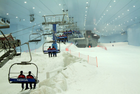 Chairlift mid-station in Ski Dubai. Courtesy of Ski Dubai