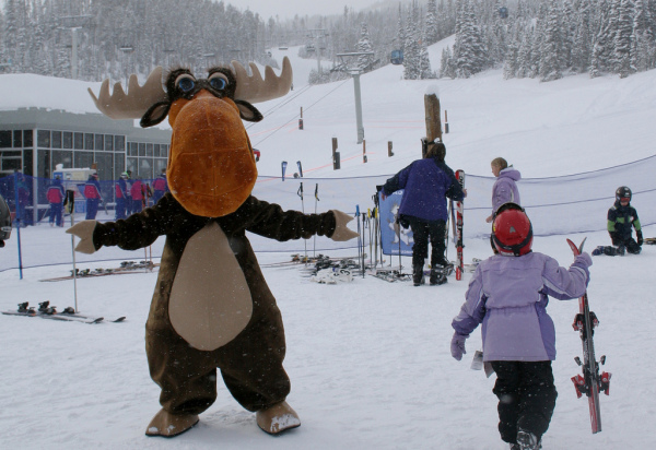 Fremont the Moose skis Big Sky.
