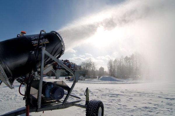 Mobile fan gun fires at Mount Snow.