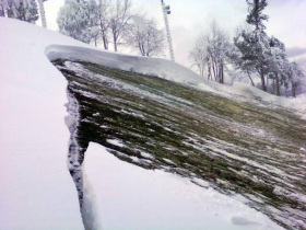 Fracture line shows clearly above the slide on The Face at Wisp. Photo by Jesse Wu.
