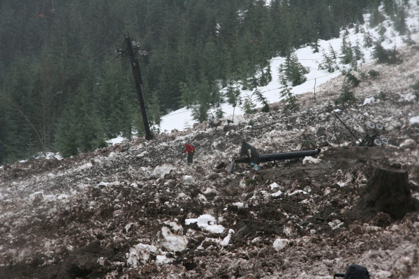 Slide destroys lift at Snoqualmie East (Hyak)