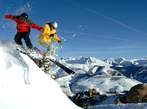 Extreme skiing and snowboarding