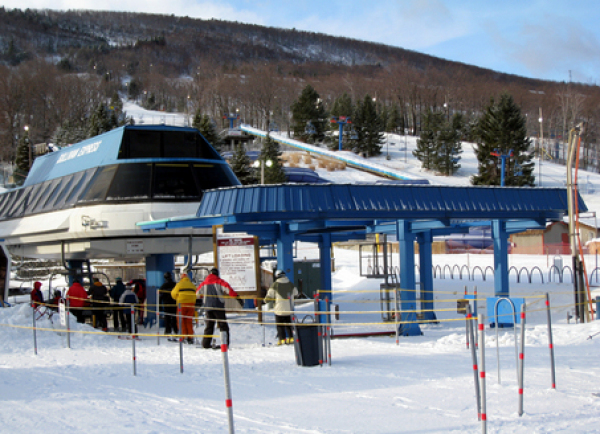 Chairlift at Camelback Mountain Resort.