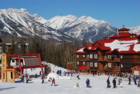 Fernie's Cornerstone Lodge sits only a few steps from all base area lifts.