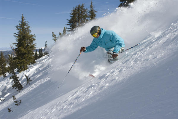 Ladies Who Ski comes to Fernie Mar. 21-22.