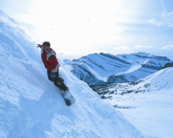 Fans of Lake Louise can now get a look at behind the scenes work at the resort. 