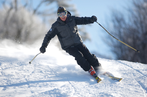 Sunapee 2009-10 passes on sale through April 30.