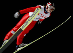 Lindsay Van is suing to compete in the 2010 Winter Olympics in Vancouver.