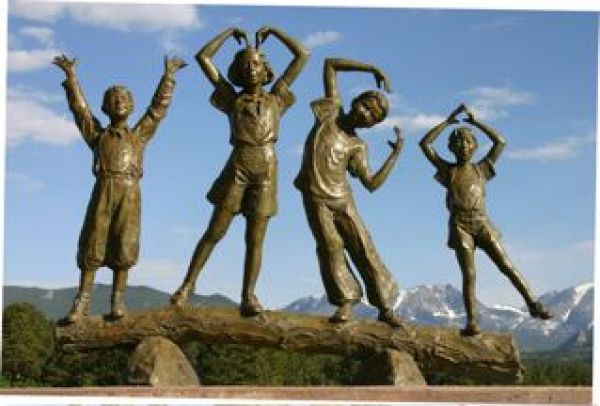 The statue by Jane DeDecker outside the YMCA of the Rockies-Esres Park Center.