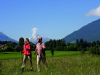 Hikers in Igls-Lans, Innsbruck (TVB Innsbruck/Phil Somer)