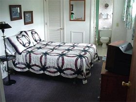 Comfy accommodations at the Auberge de Stowe.