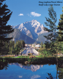 The Driftwood Inn offers budget prices in downtown Banff. Photo courtesy of Banff Lake Louise Tourism/Doug Leighton.