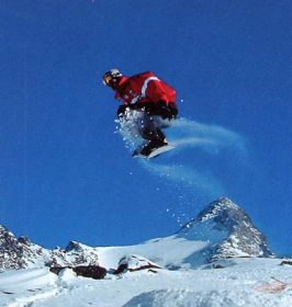 Freestyle boarding in Saas-Fee