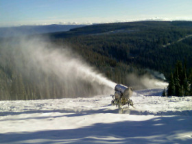 Sun Peaks snowmaking