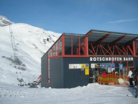 Lech Zürs - Am Rotschrofenlift. Eine der