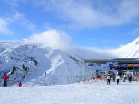St. Anton Am Arlberg - Amazingly blue day. 