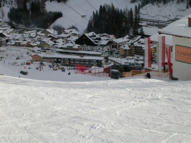 St. Anton Am Arlberg - Skiing back down to