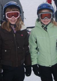 Stevens Pass - Kira and Lucy ready