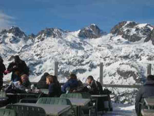 Lunch time at Les Grand Montets...table with a view, please?