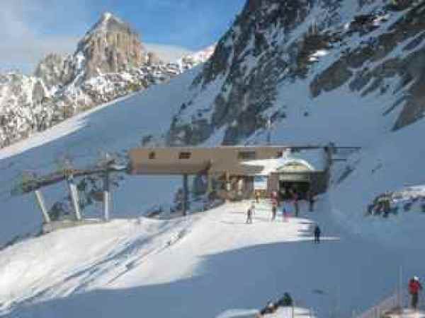 Bouchard lift station at Les Grand Montets