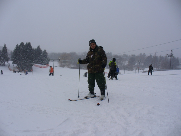 Kuya Roderick Tagle practicing skiing at bunny slope of Villa Olivia ski resort on Saturday Feb. 21, 2009. 