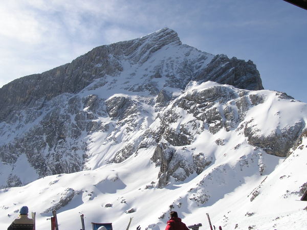 Nearby Mt. Waxenstein: Anyone up for heliskiing ?