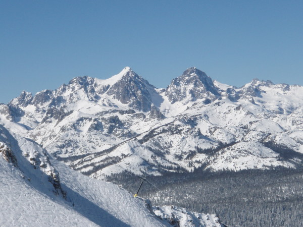 Bluebird & fresh pow in Mammoth