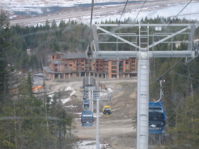 Revelstoke - Base conditions Apr 9
