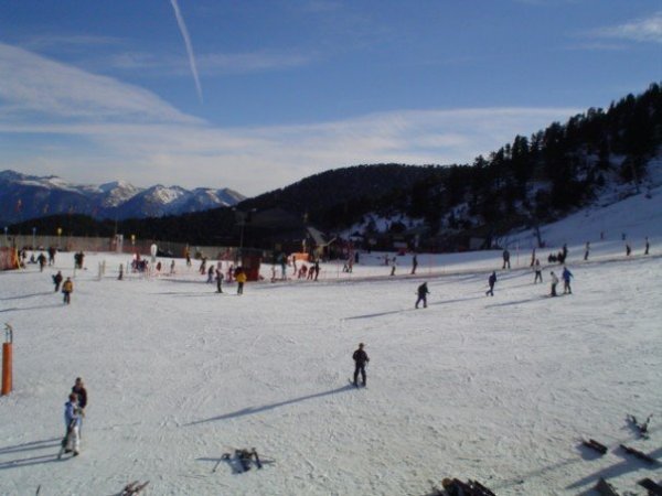 View of the base at Arinsal (beginners area).