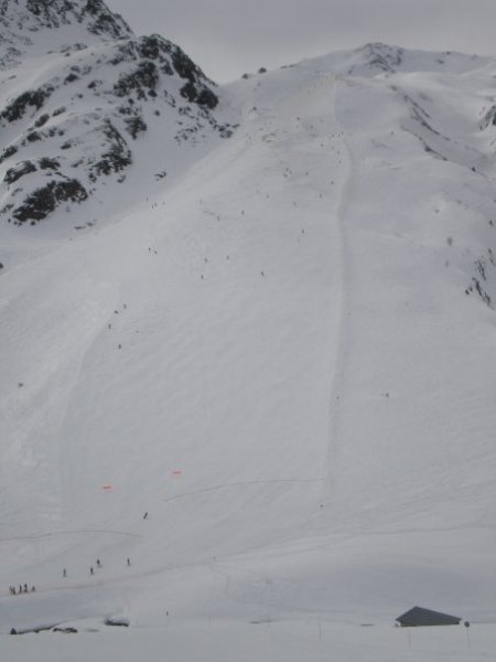this is the final decent of the run which connects St Sorlin to all the other ski resorts. It was classed as a blue run but I've skied easier black runs! (By far the longest and my best run ;-)