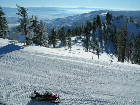 We're open! Come ski & ride with us daily from 9:00 am to 4:00 pm. 