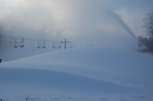 Snowmaking in the Terrain park